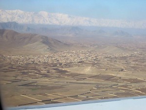 LA5IIA Johnny går inn for landing i Kabul, Afganistan